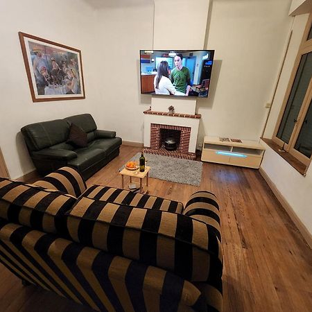 קרקסון Spacious Luxury 2 Bed Appartment מראה חיצוני תמונה
