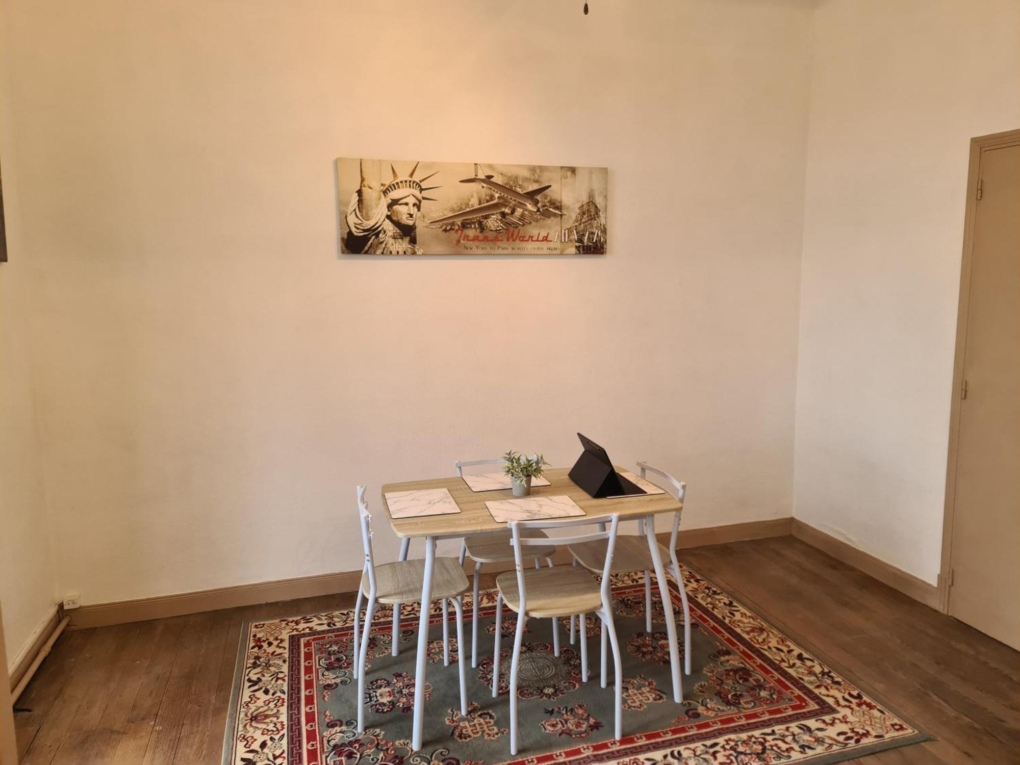 קרקסון Spacious Luxury 2 Bed Appartment מראה חיצוני תמונה
